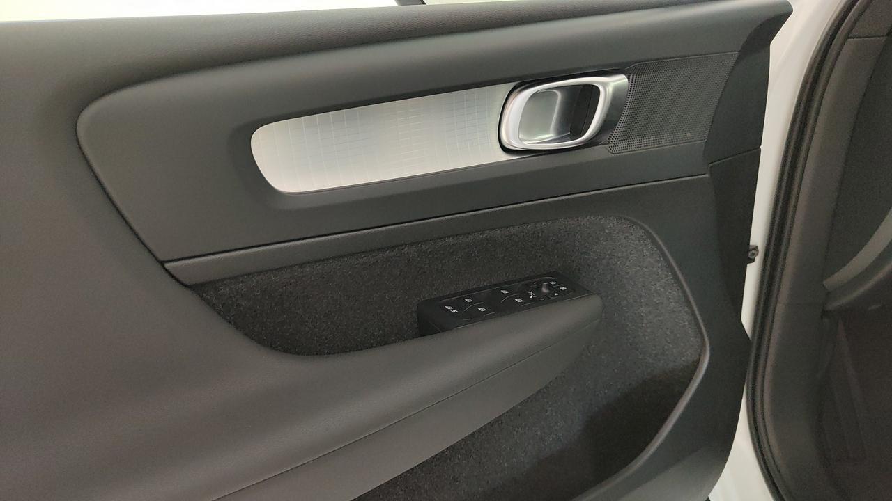 VOLVO XC40 2.0 b3 Core auto