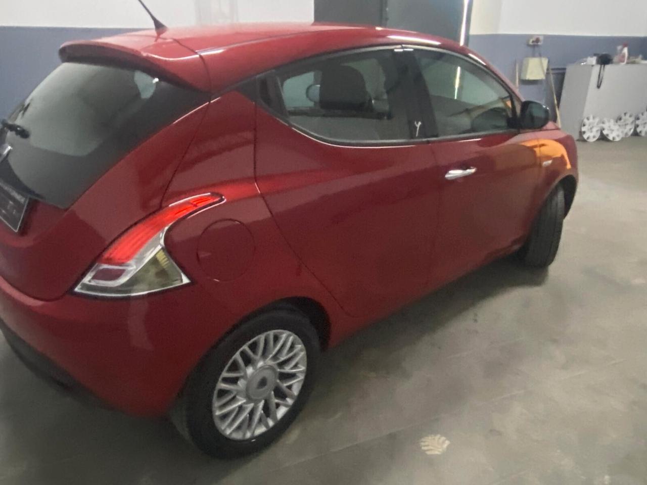 Lancia Ypsilon 1.2 69 CV 5 porte GPL Ecochic Gold