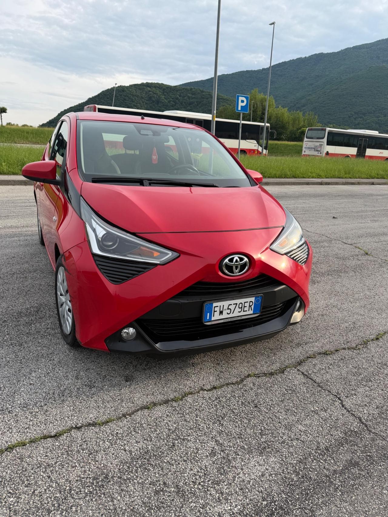 Toyota Aygo 1.0 VVT-i 72 CV 5 porte x-clusiv