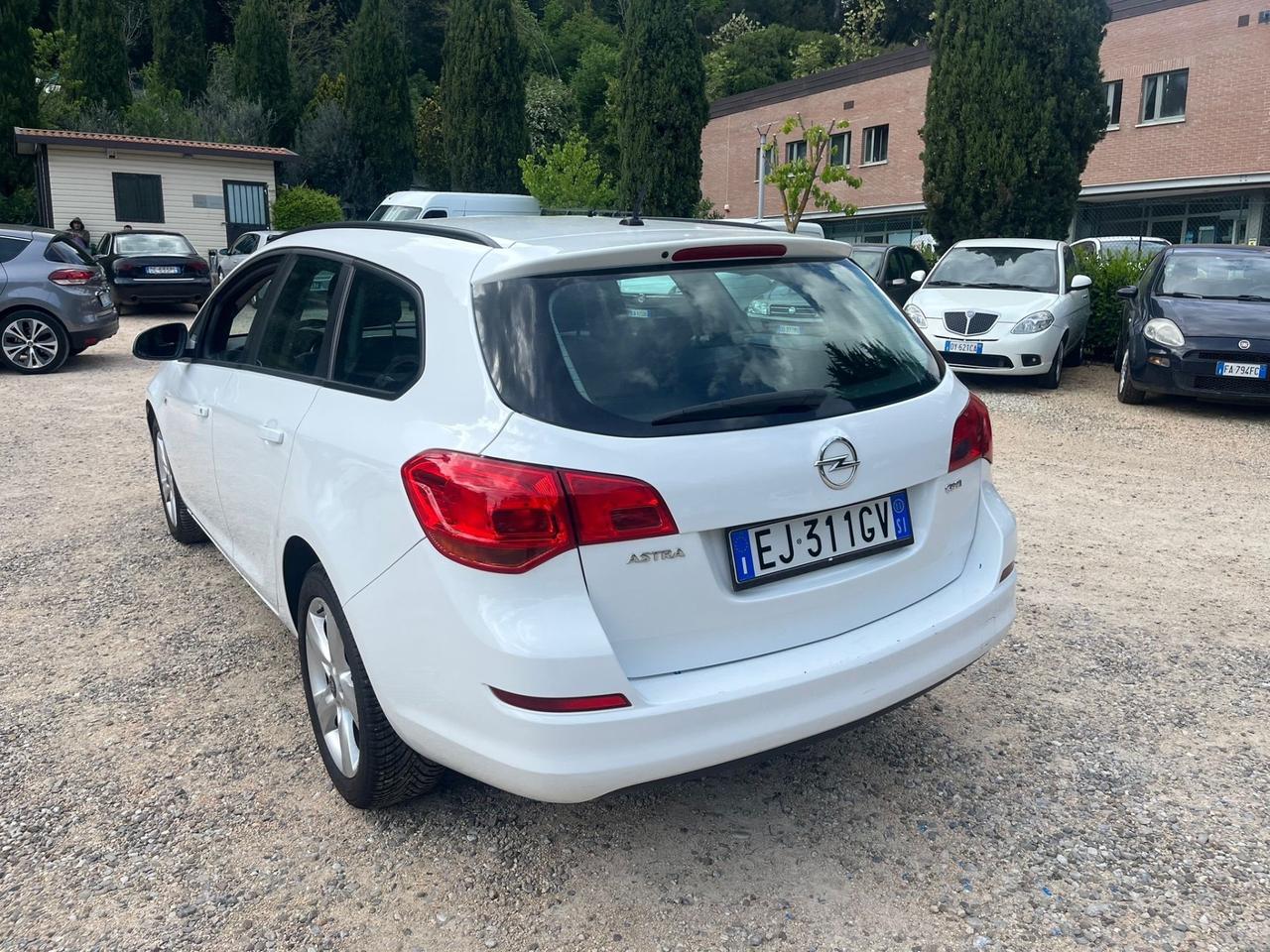 Opel Astra 1.7 CDTI 110CV Sports Tourer Cosmo