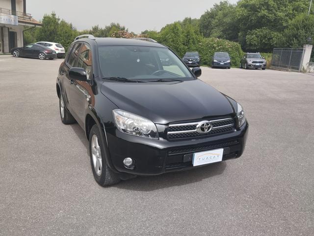 TOYOTA RAV 4 Luxury 2.2 D-CAT