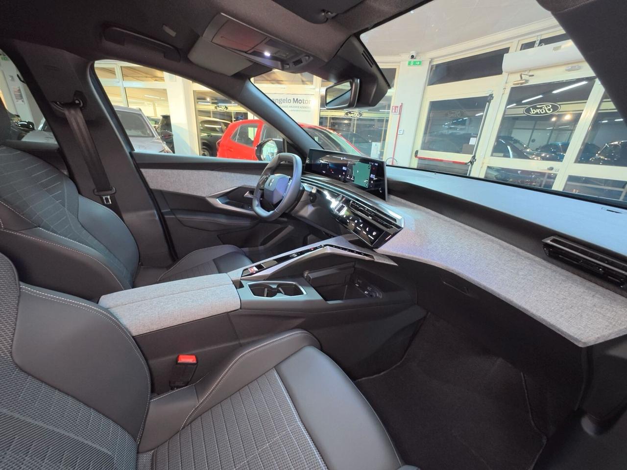 Peugeot 3008 Hybrid 136 e-DCS6 Allure KM ZERO