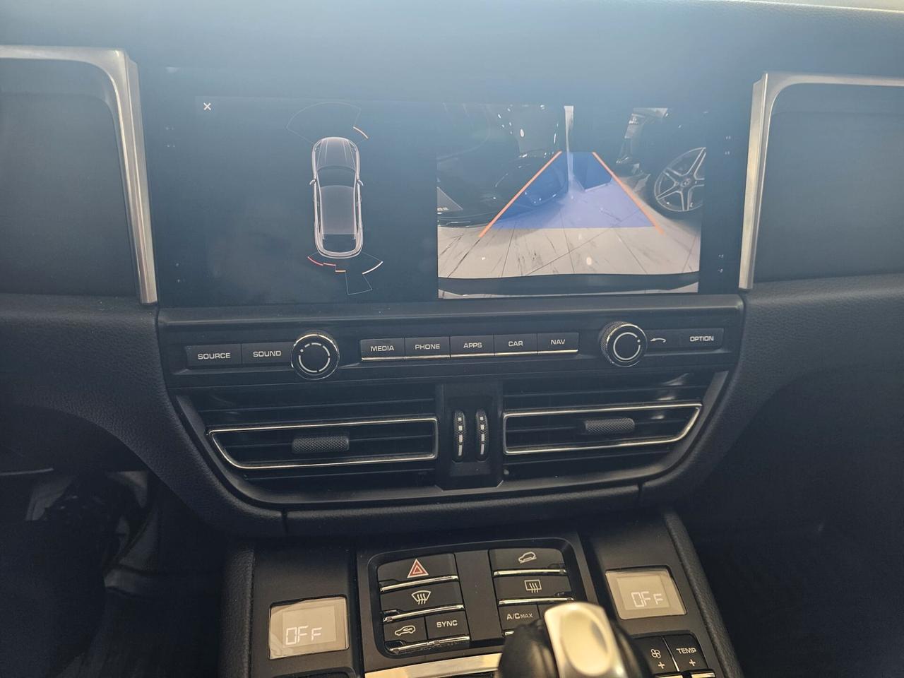 NUOVA PORSCHE MACAN TURBO 2.0 BENZINA 245CV - TETTO PANORAMICO APRIBILE