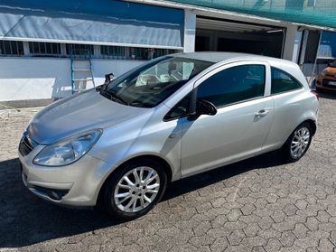 Opel Corsa 1.2 3 porte Club