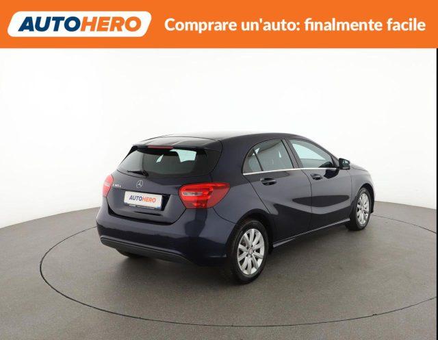 MERCEDES-BENZ A 180 d Automatic Business