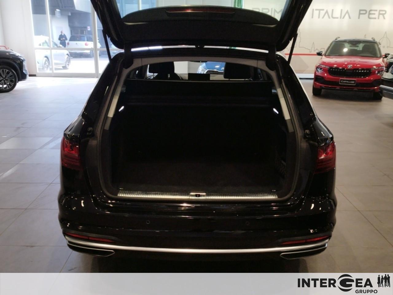 AUDI A4 Avant 30 2.0 tdi Business Sport 122cv s-tronic my16