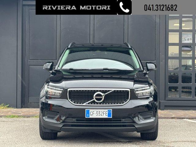 VOLVO XC40 T2 Momentum Core