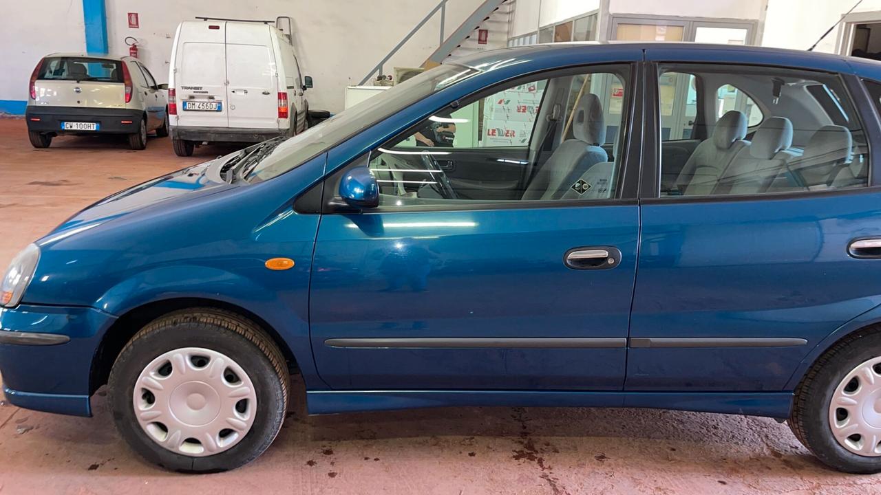 vendita Nissan Almera Tino Almera 1.8 16V cat 5 porte Luxury