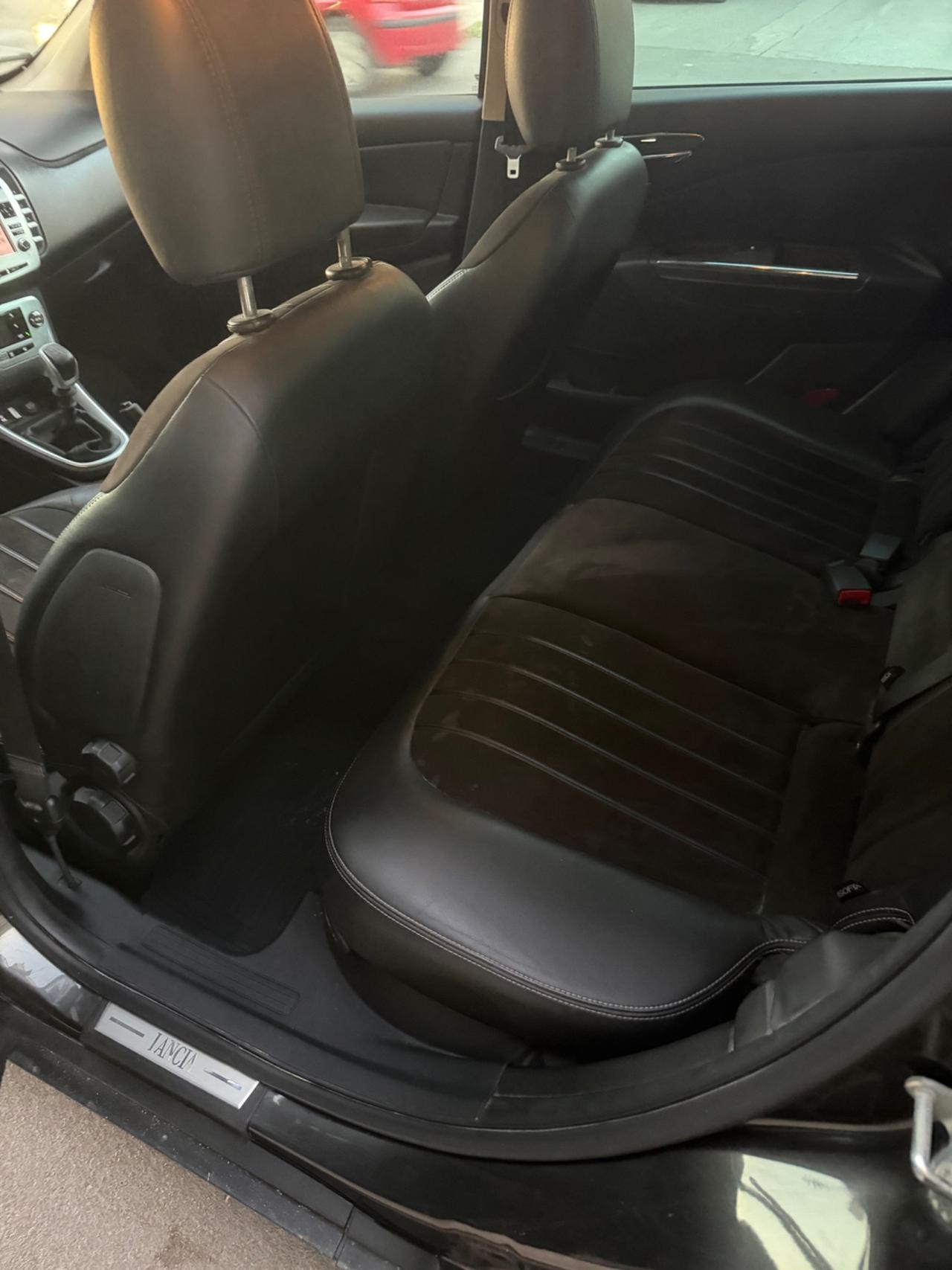 Lancia Delta 1.6 MJT DPF Silver