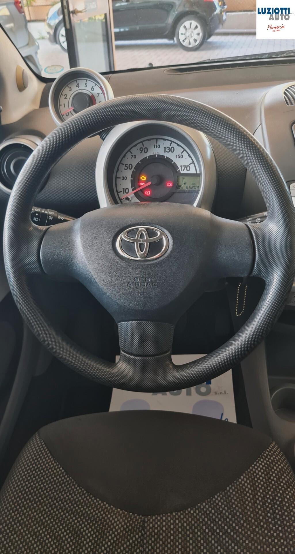 Toyota Aygo 1.0 5P. CONNECT SOL