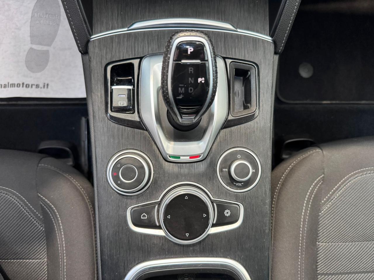 Alfa Romeo Stelvio 2.2 Turbodiesel 160 CV AT8 RWD Business