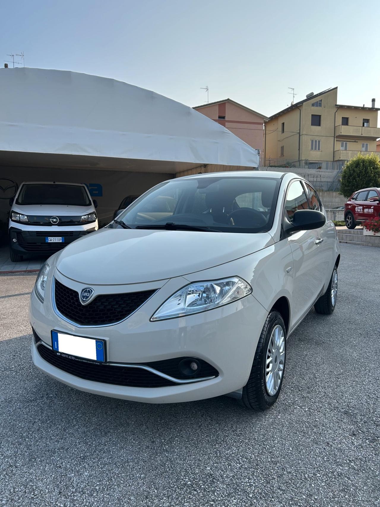 Lancia Ypsilon 0.9 TwinAir 85 CV 5 porte Metano Ecochic Gold