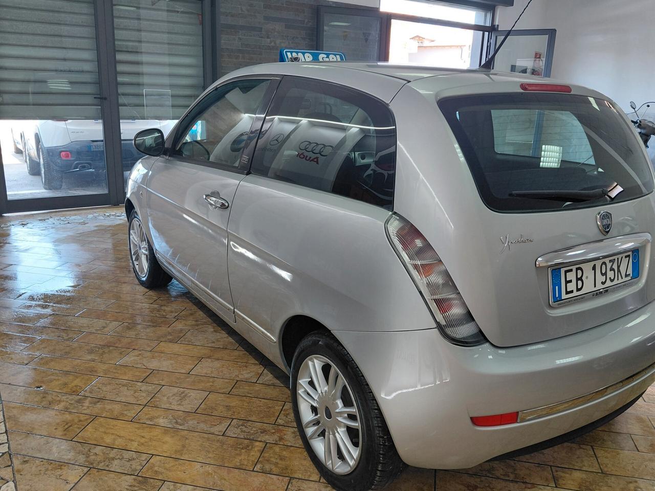 Lancia Ypsilon 1.4 Unyca Ecochic GPL