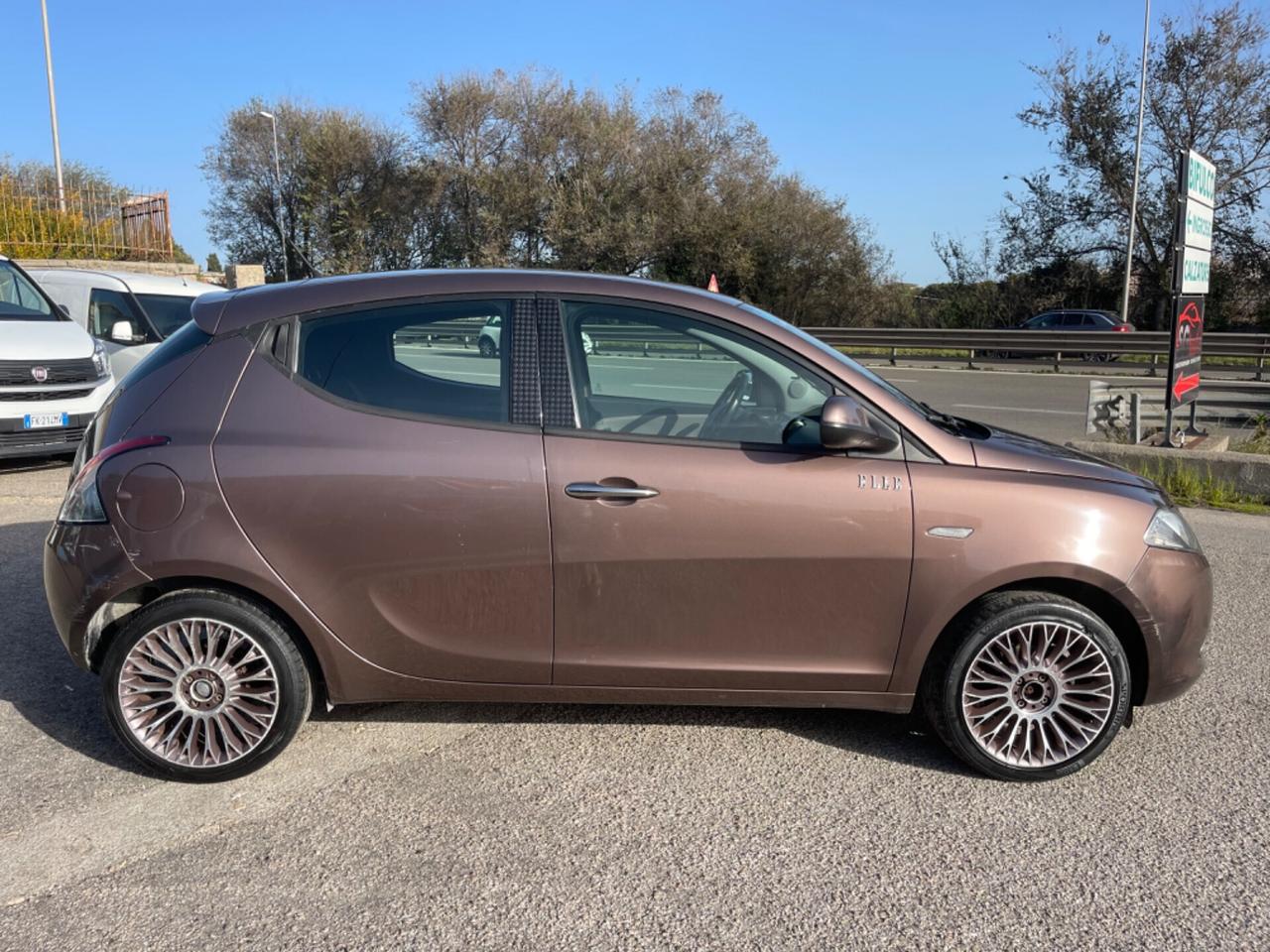 Lancia Ypsilon 1.3 MJT 16V 95 CV 5 porte