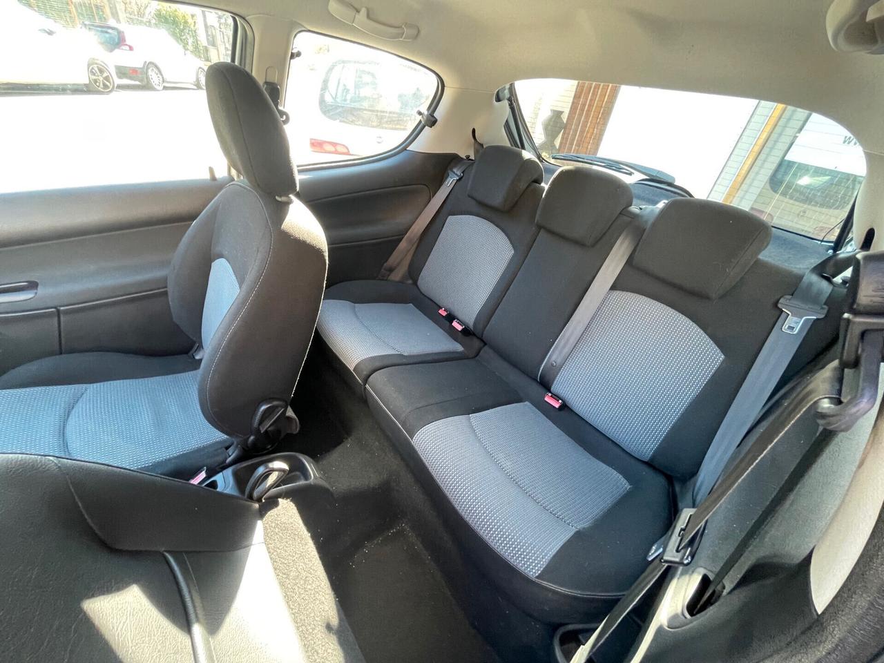 Peugeot 206 1.1 3p. XT