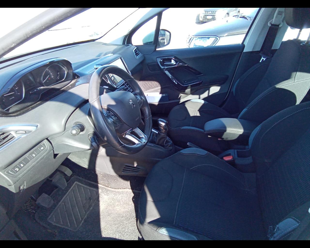 PEUGEOT 208 - PureTech 82 5 porte Allure