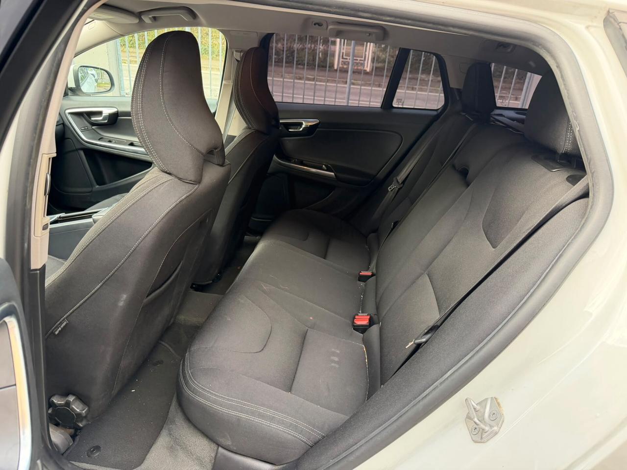 Volvo V60 D2 Geartronic Momentum N1