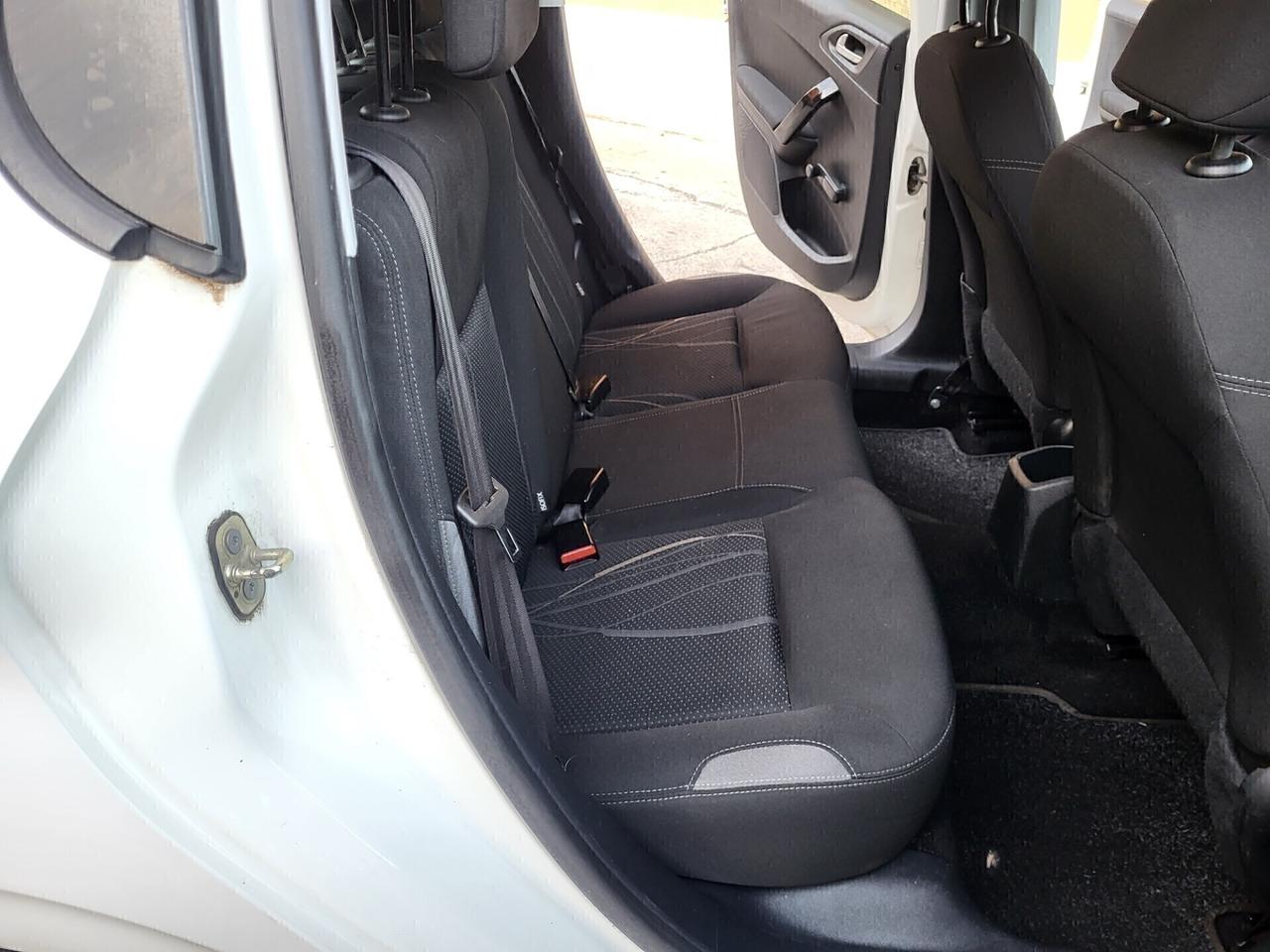 PEUGEOT 208 1,4 HDI-UNICA PROPRIETAR-4 REVISIONI