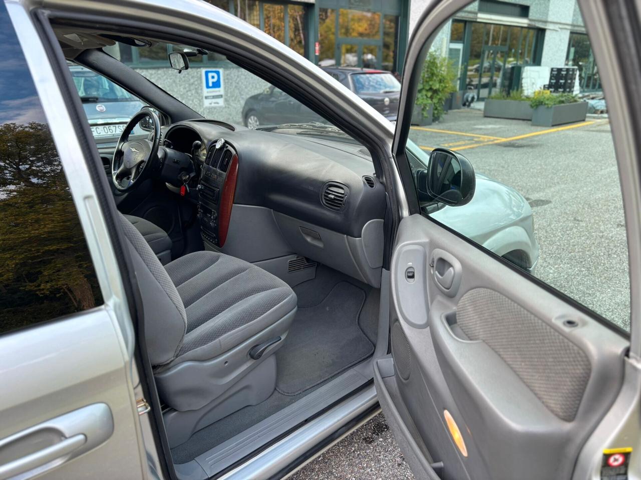 Chrysler Voyager 2.8 CRD LX Leather *Automatik*7Posti*