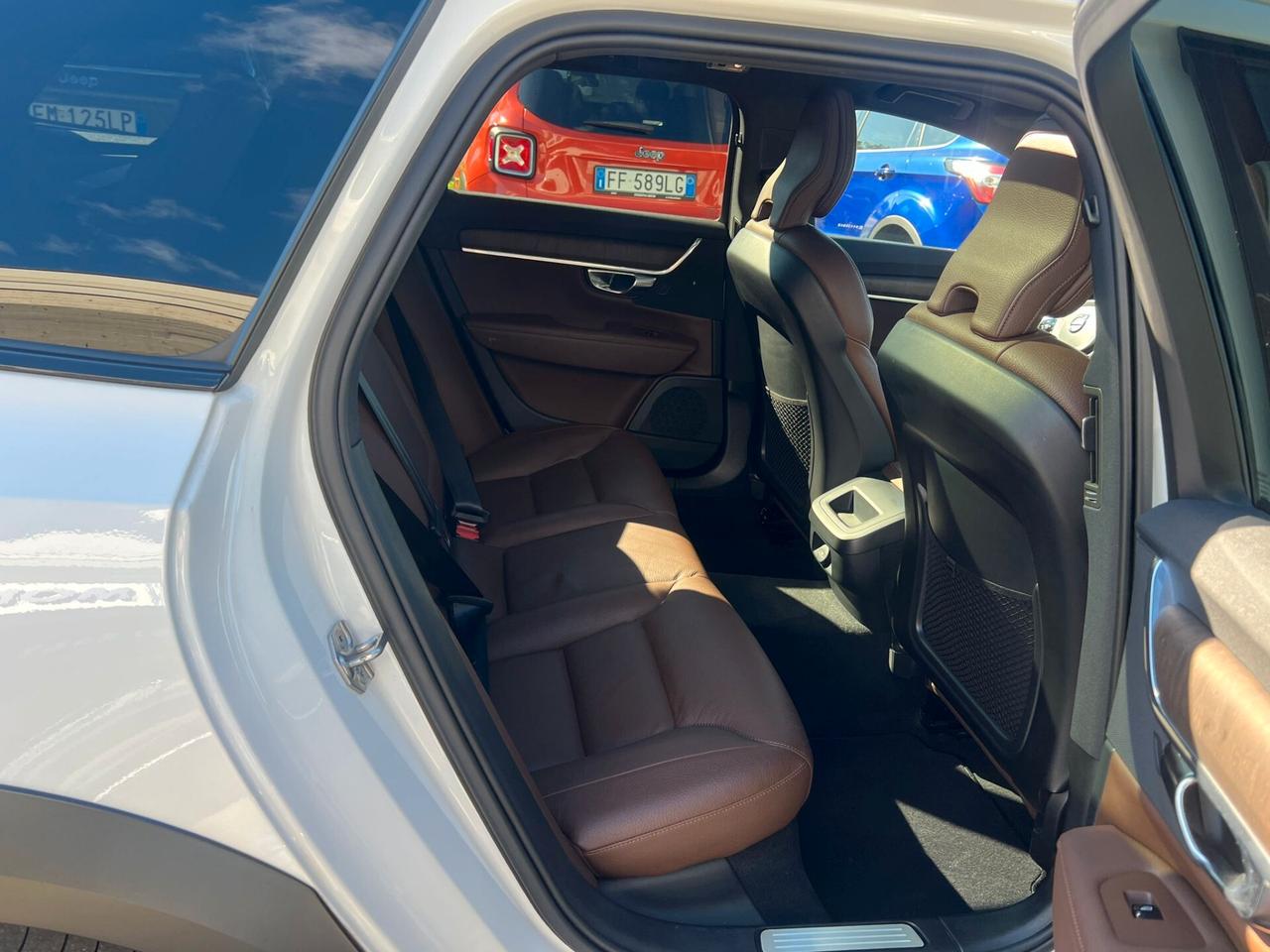 Volvo V90 Cross Country B4 (d) AWD Geatronic Business Pro Line