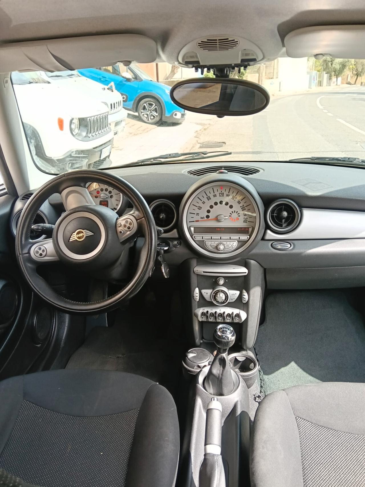 Mini Cooper 1.6