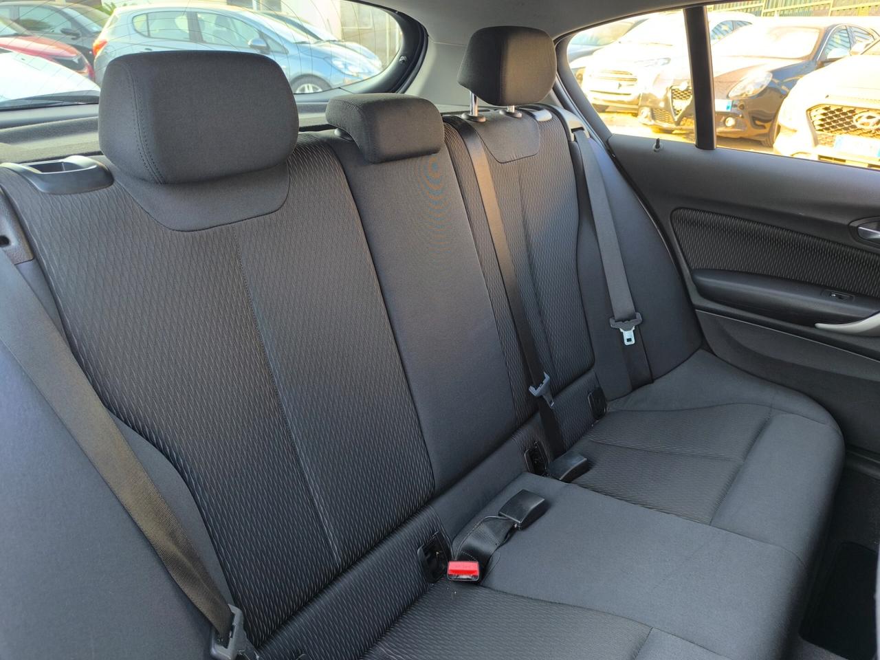 Bmw 116 116d 5p. Urban