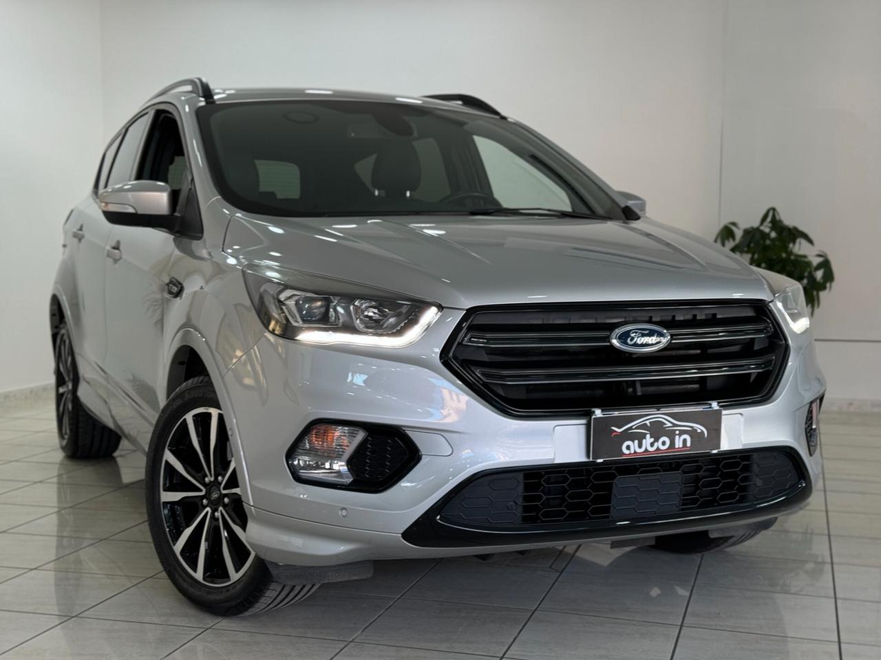 Ford Kuga 1.5 TDCI 120 CV 2WD ST-Line