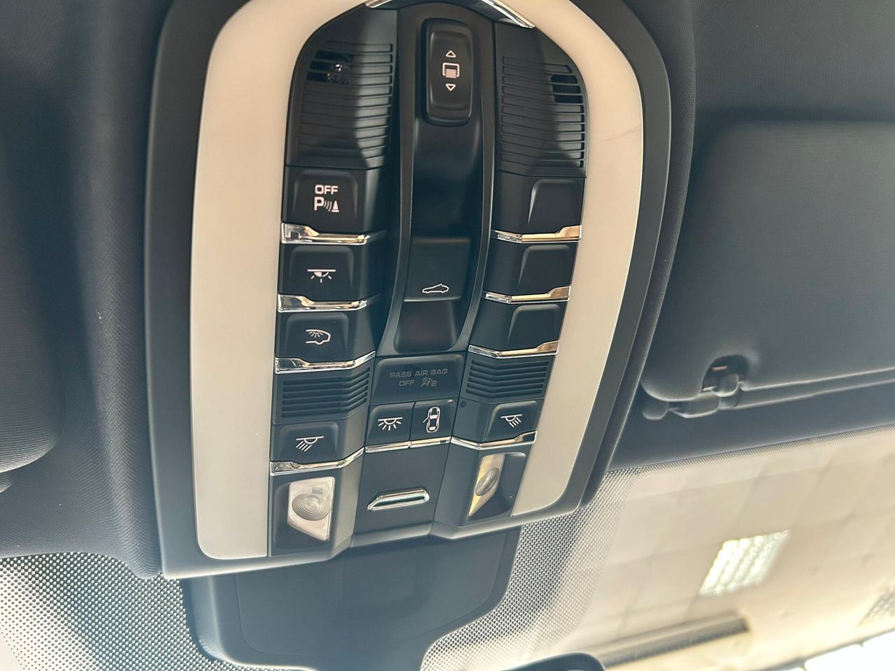 Porsche Cayenne 3.0 DIESEL PLATINUM EDITION 262CV 2017