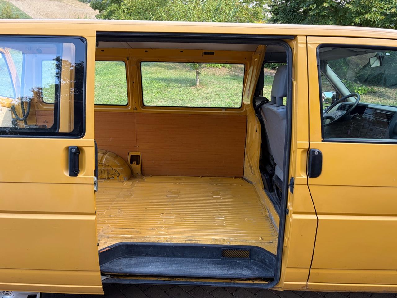 Volkswagen Transporter 2.4 D PC Furgone Vetrinato