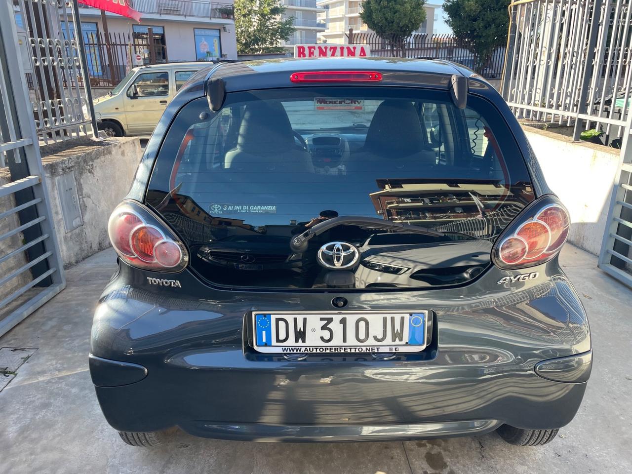 Toyota Aygo 1.0 12V VVT-i 5 porte Sol