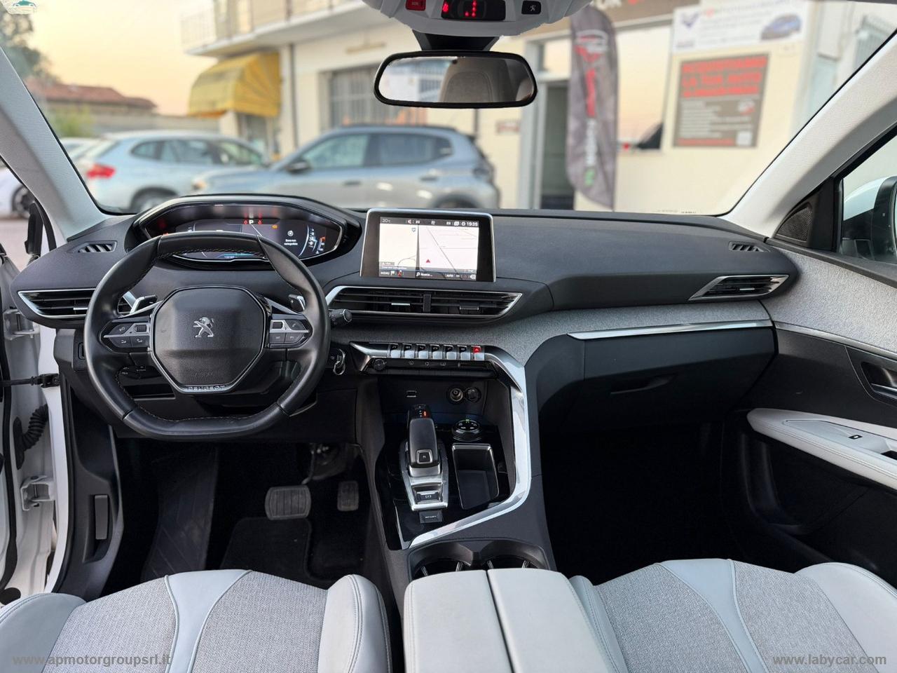 PEUGEOT 3008 BlueHDi 130 S&S EAT8 Allure