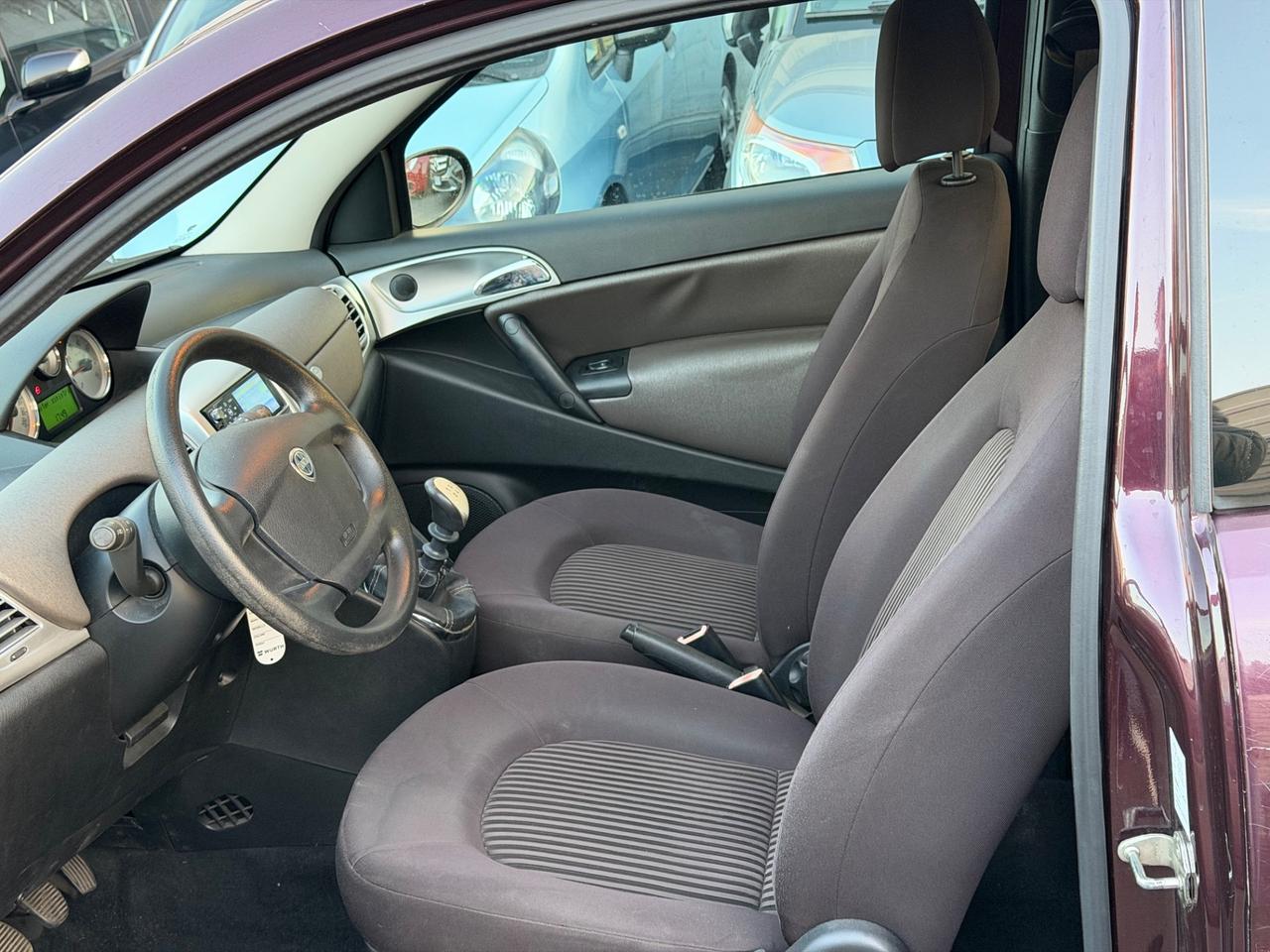 Lancia Ypsilon 1.2 Versus