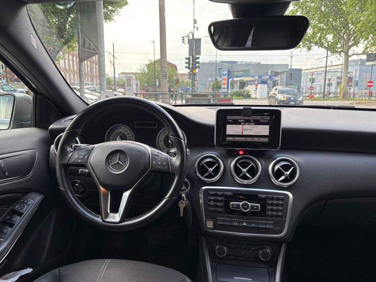 Mercedes-Benz A 200 CDI BlueEFFICIENCY Sport #5435