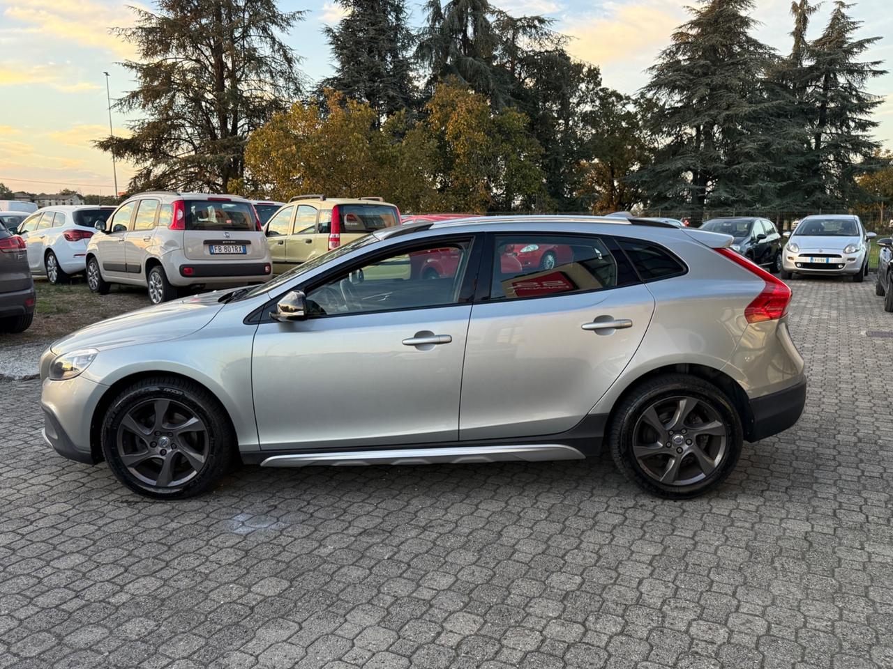 Volvo V40 Cross Country D2 1.6 Summum