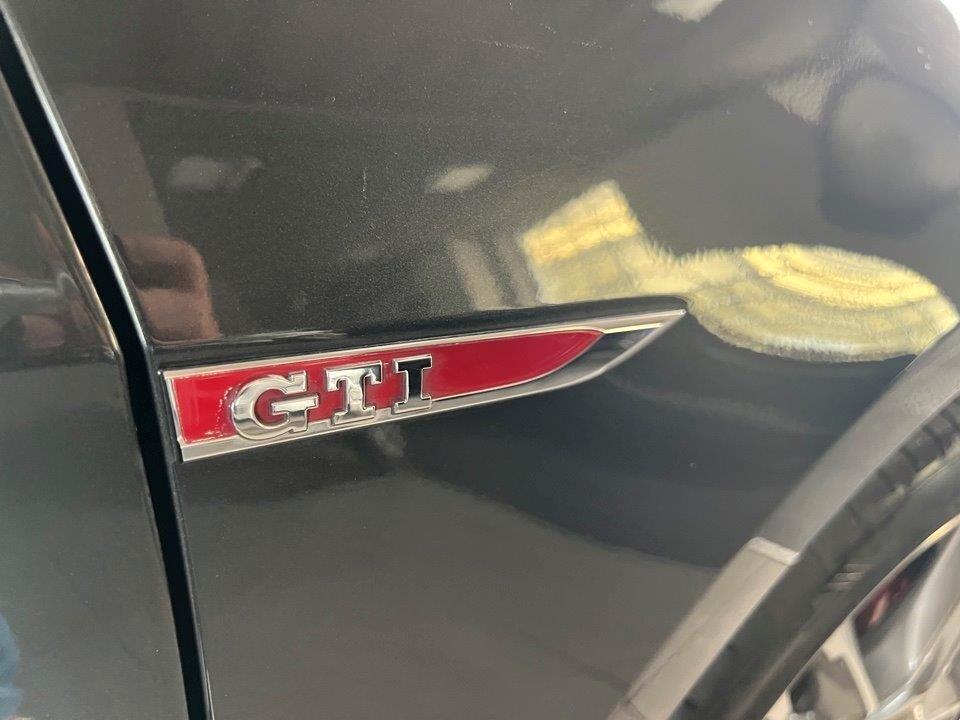 Volkswagen Golf GTI Performance 2.0 TSI DSG 5p