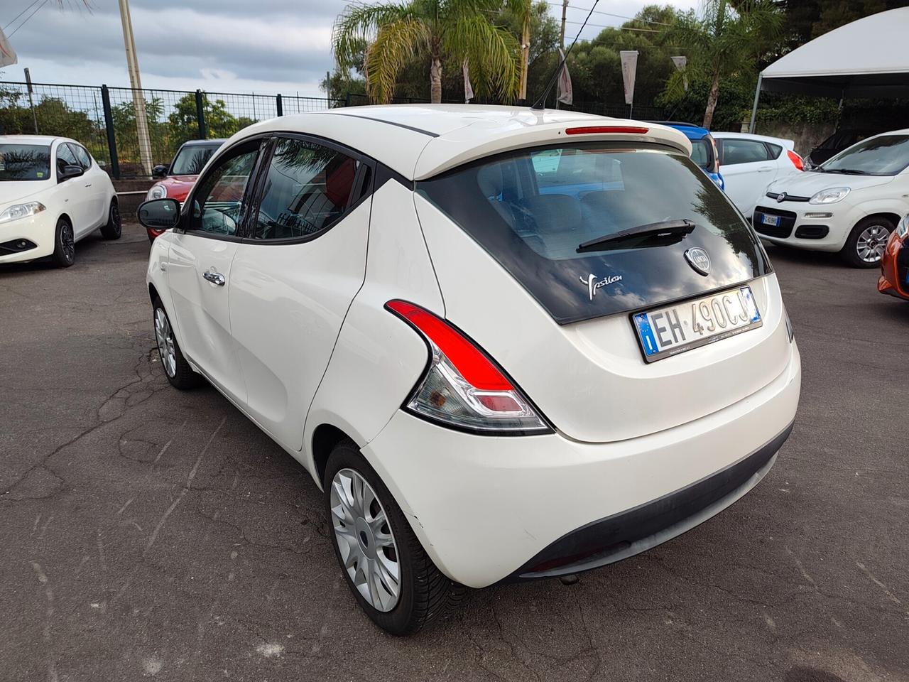 Lancia Ypsilon 0.9 TwinAir 85 CV 5 porte S&S DFN Gold