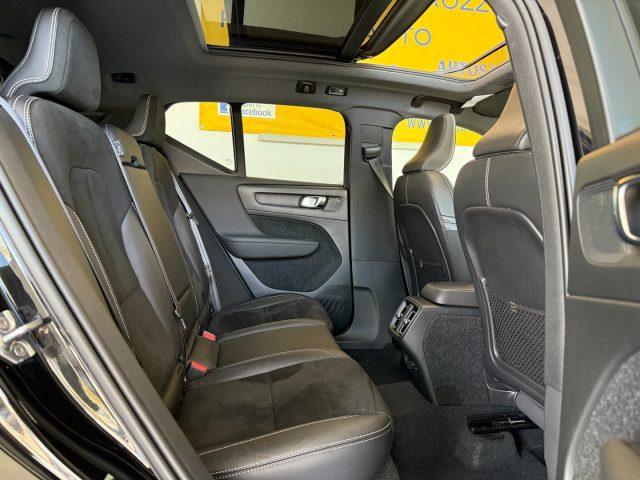 VOLVO XC40 B4 AWD Geartronic R-design TETTO/CERCHI 20"