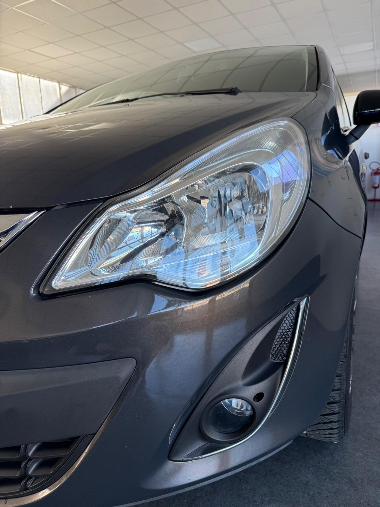 Opel Corsa 1.2 3 porte b-color ok neopatentati