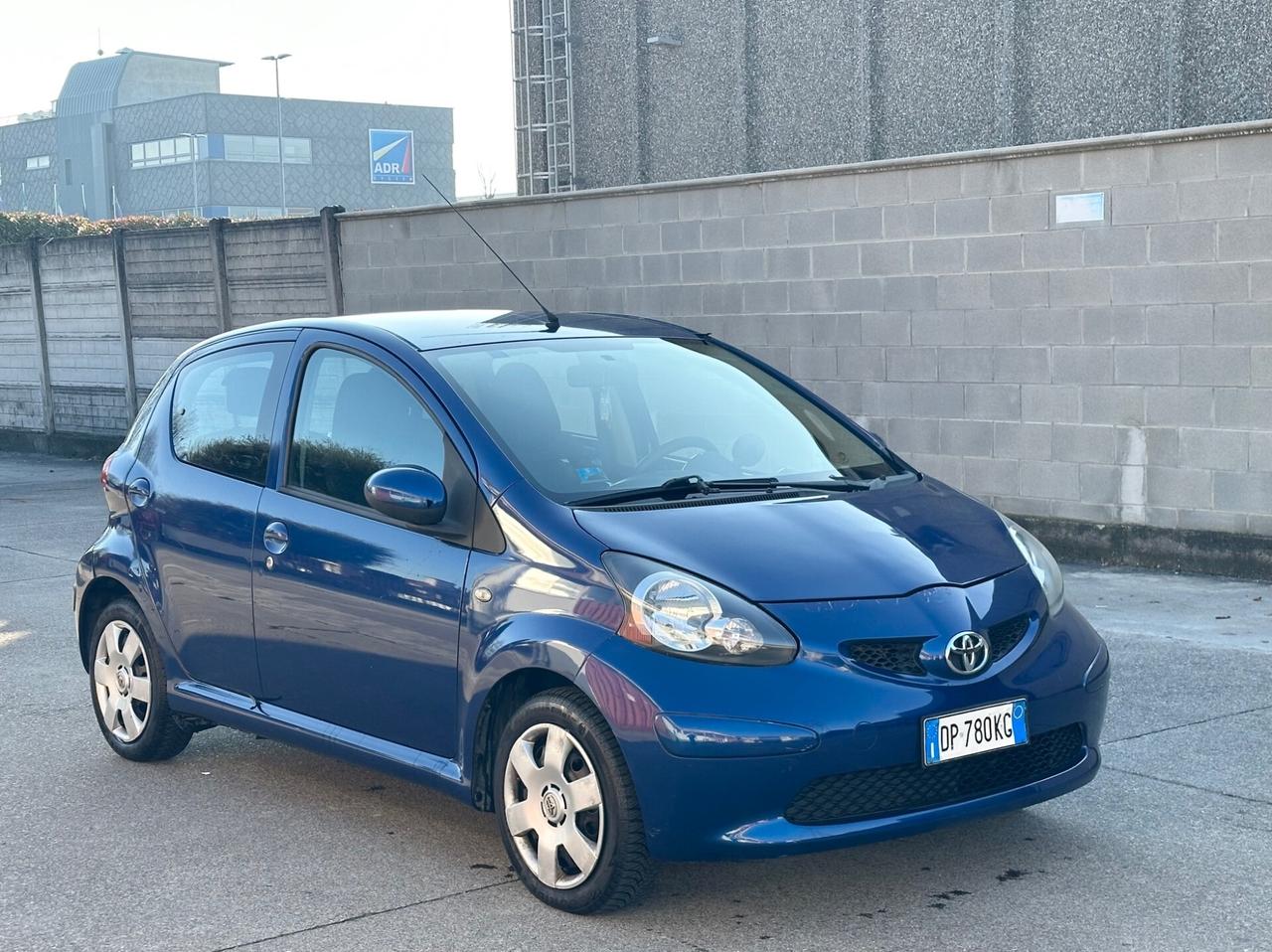 Toyota Aygo 1.0 12V VVT-i 5 porte Sol