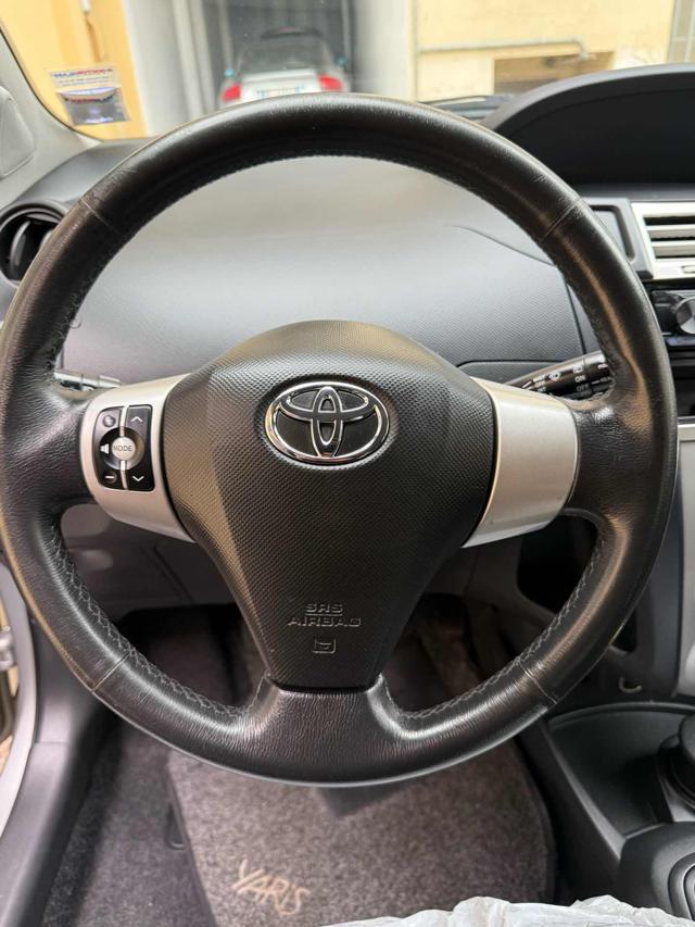 TOYOTA Yaris 1.4 D-4D 5 porte Sol