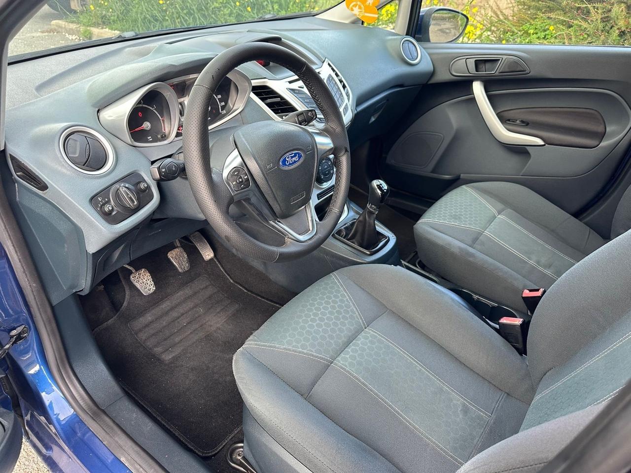 Ford Fiesta 1.2 82 CV 5 porte Titanium-Neopatentati