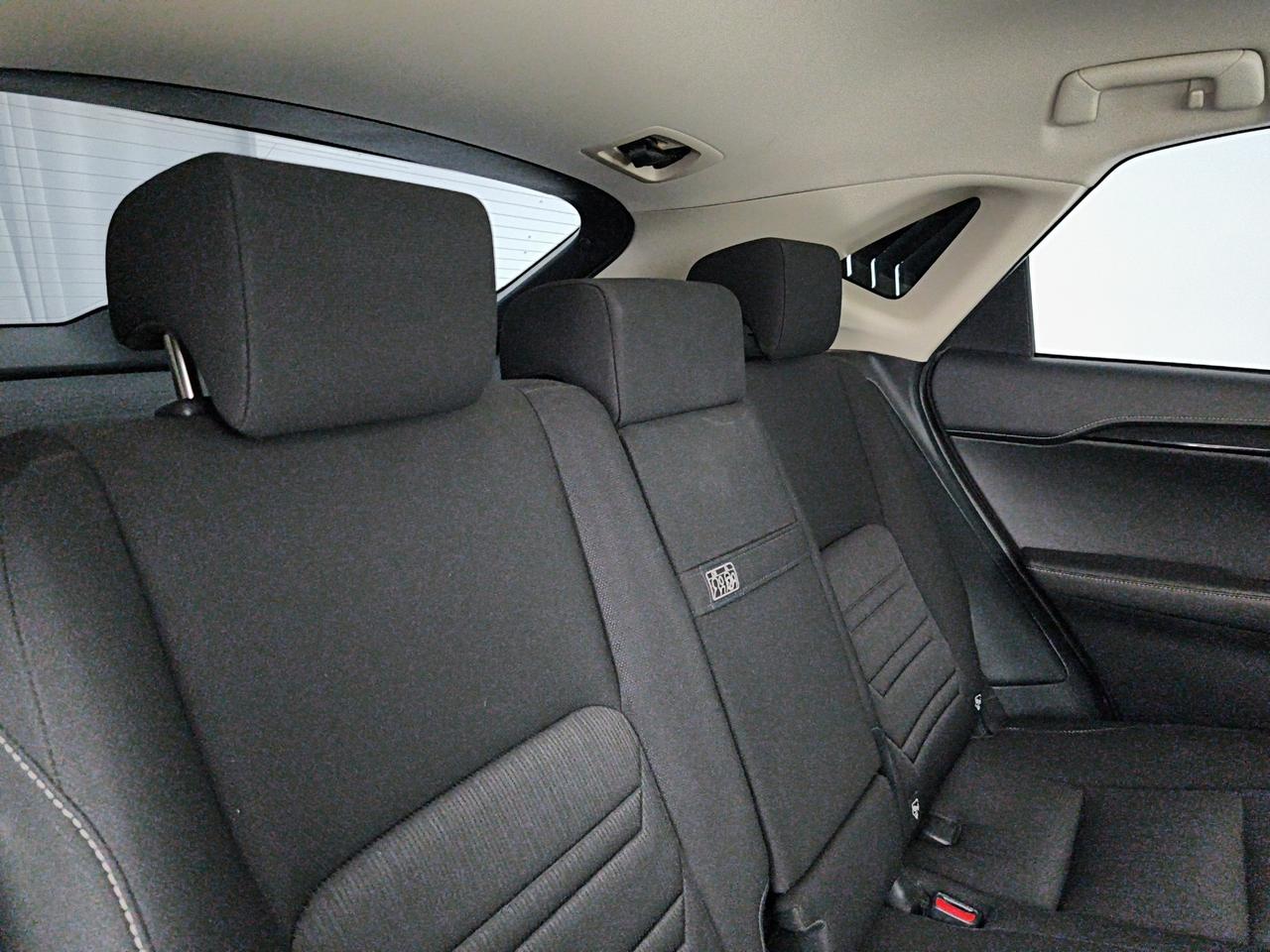 Lexus NX 300h 2.5 Business 2wd