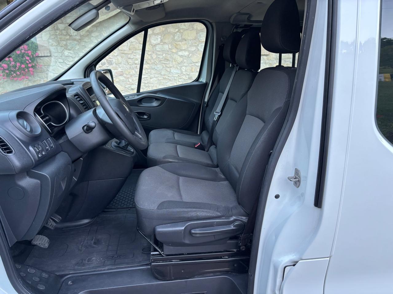 Renault Trafic T27 2.0 dCi 120CV 6 POSTI - 09/2020