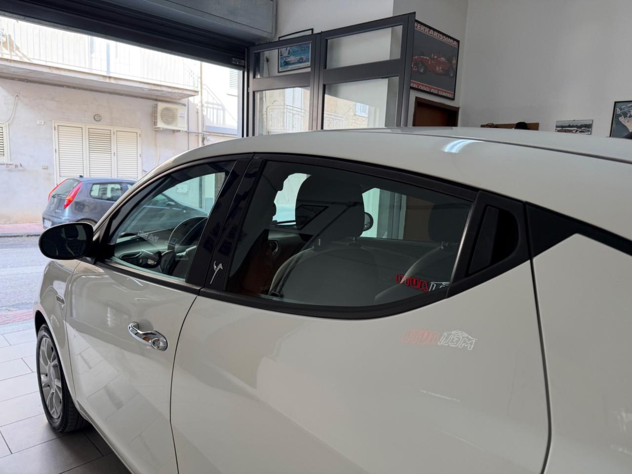 Lancia Ypsilon 1.2 Benzina 69 CV Platinum