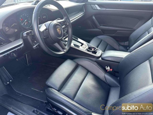 PORSCHE 911 Carrera