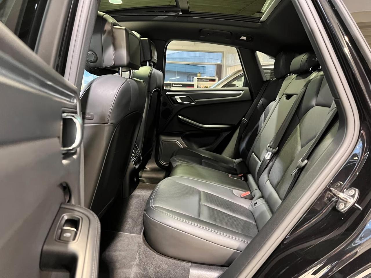 Porsche Macan 2.0 TETTO-NAVI-PELLE-TELECAMERA-SERVICE