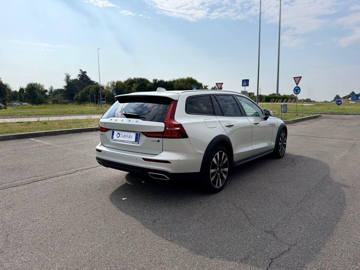 Volvo V60 2.0 b4 Business Pro awd auto