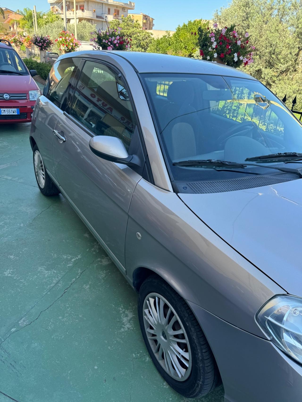 Lancia Ypsilon 1.2 Oro Giallo