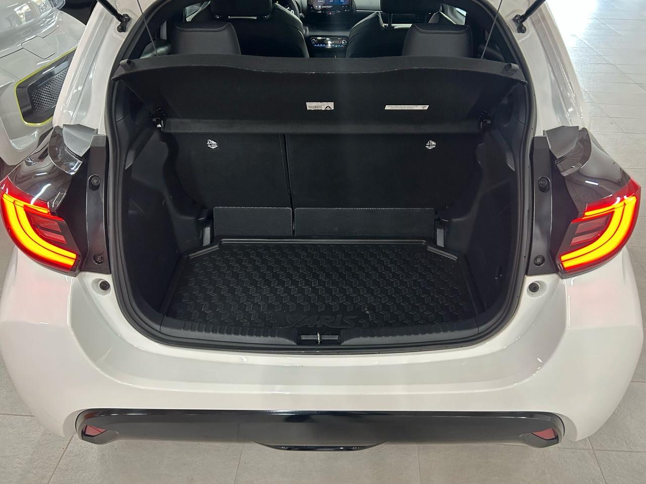 Toyota Yaris 1.5 Hybrid 5 porte Lounge