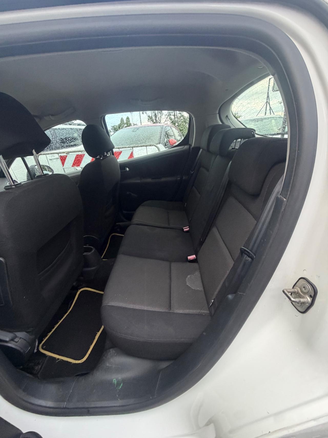 Peugeot 207 1.4 8V 75CV 5p. ONE Line